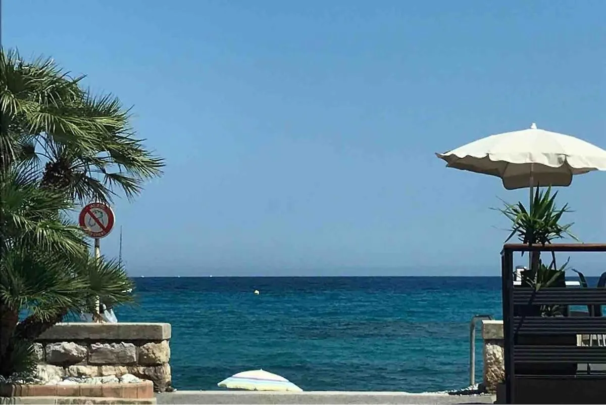La Mer, Acces Direct Et Calme Roccabruna